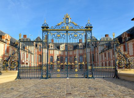 Cour d’honneur du château de Grosbois