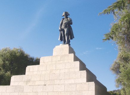 Vue du monument à la Gloire de Napoléon I sur la place d’Austerlitz-ajaccio-c